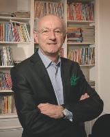 Expert reconnu, Olivier Doy se lance, au terme d'une carrière chez France Loisirs, dans une nouvelle aventure il devient son propre patron.