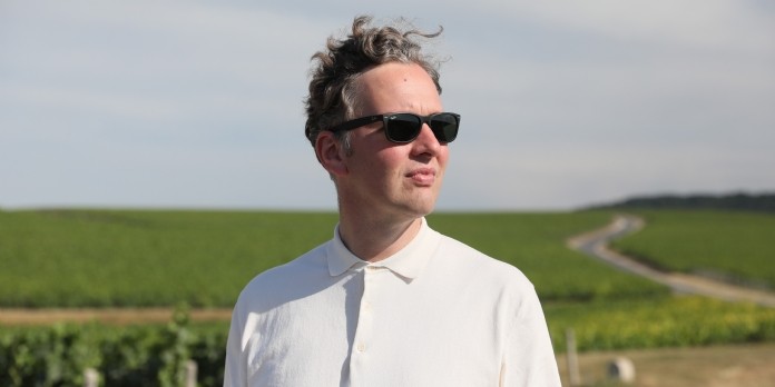 L'artiste David Shrigley livre sa réinterprétation de la maison Ruinart